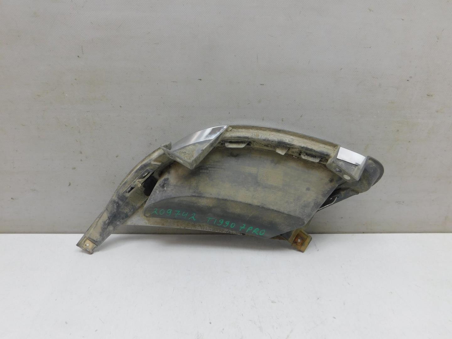 Накладка заднего бампера правая