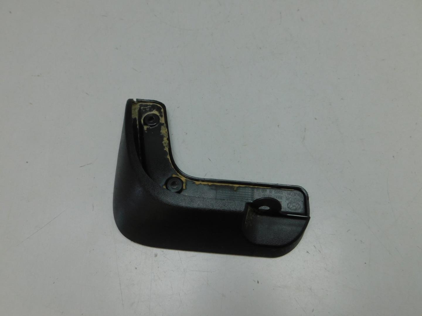 Брызговик задний левый