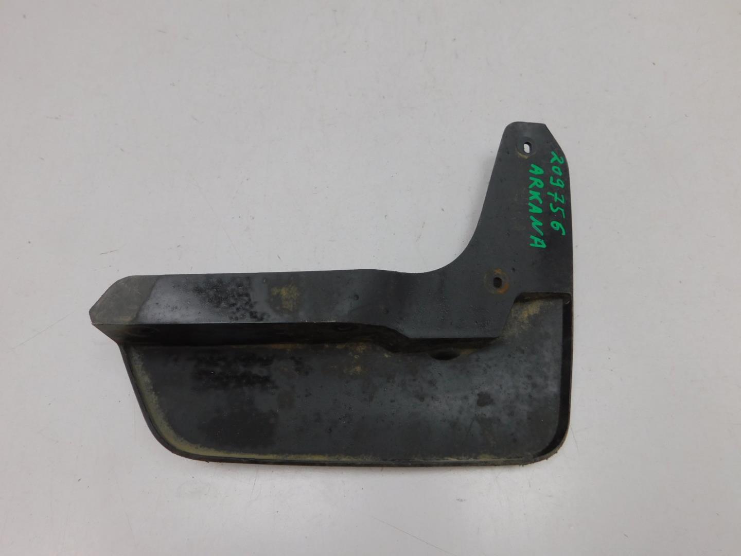 Брызговик задний левый