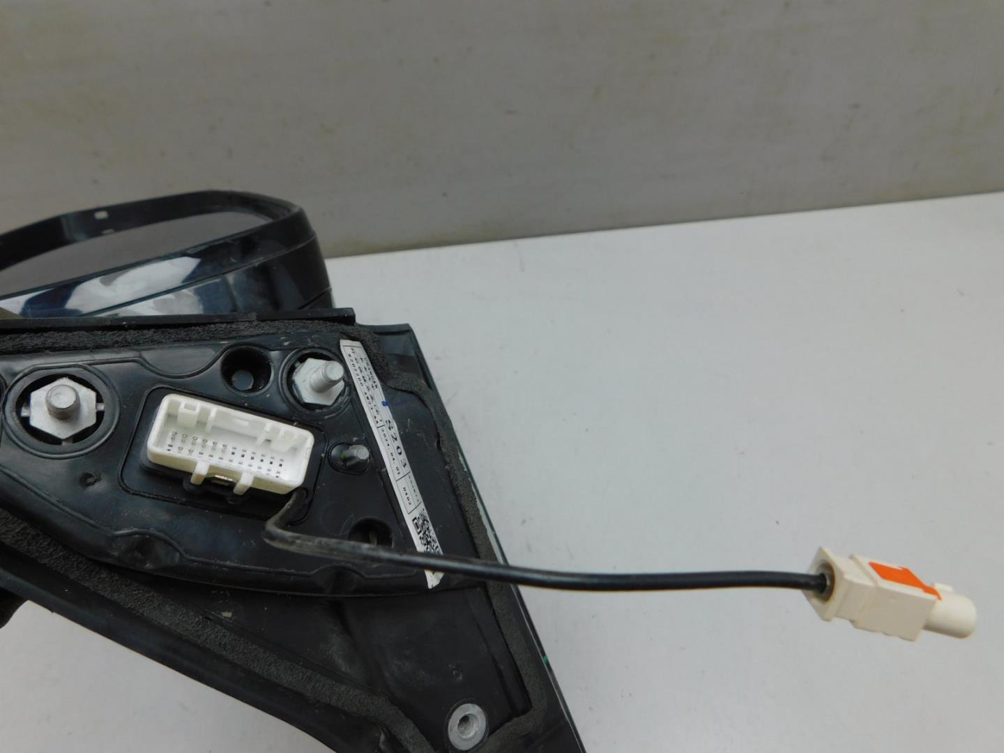 Зеркало правое электрическое