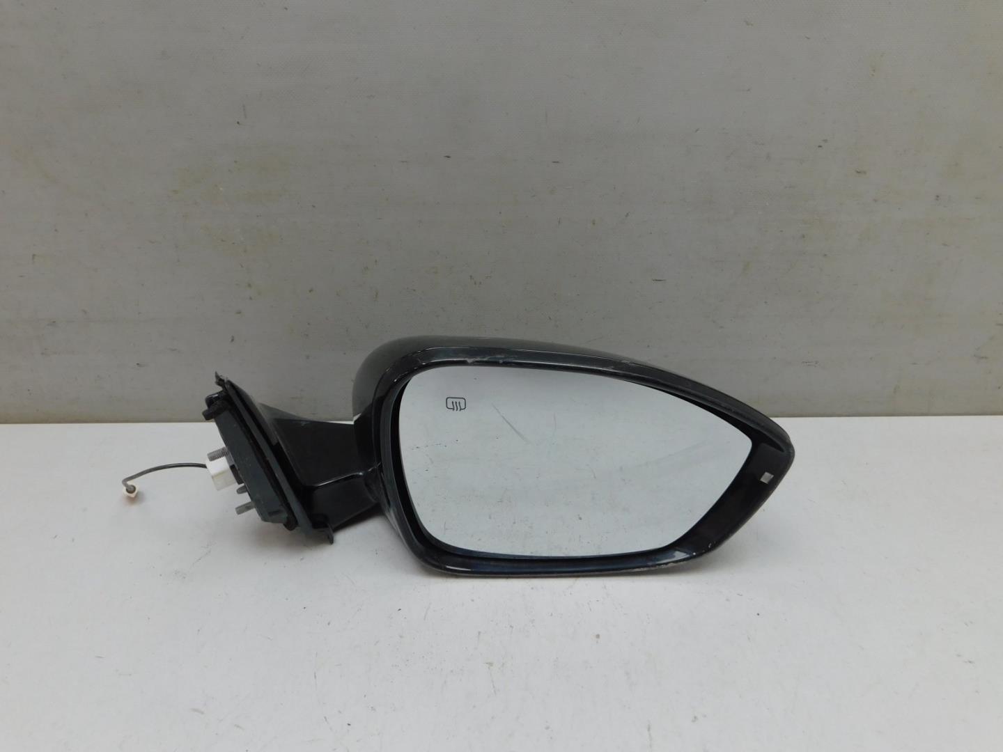 Зеркало правое электрическое