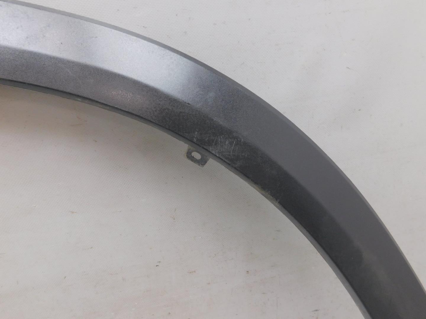 Накладка переднего крыла правого