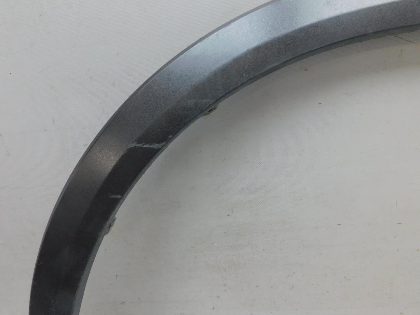 Накладка переднего крыла правого