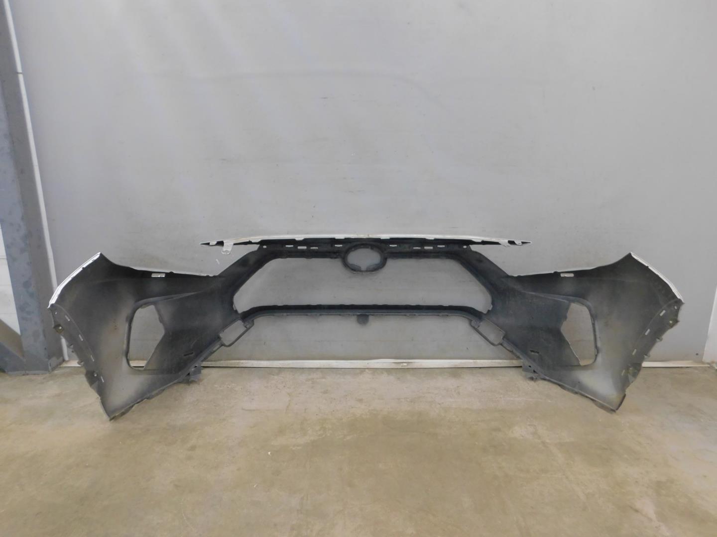 Бампер передний