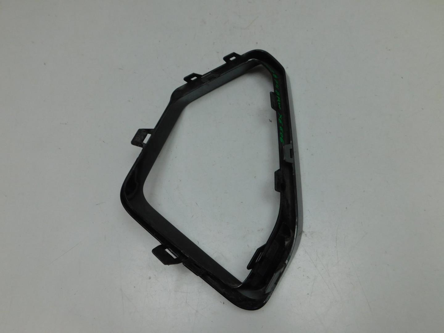 Накладка переднего бампера