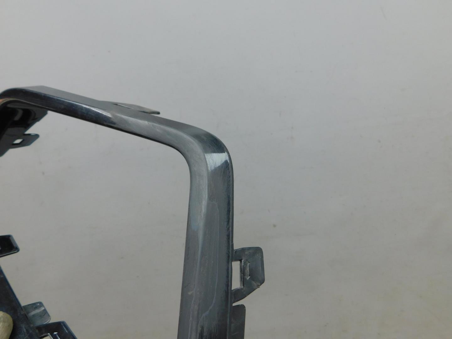 Накладка переднего бампера