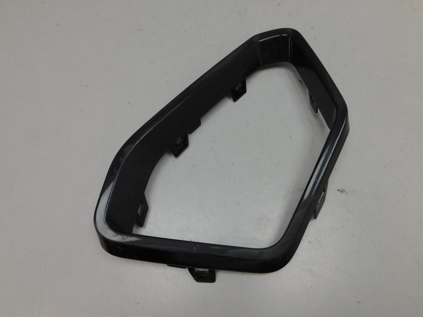 Накладка переднего бампера