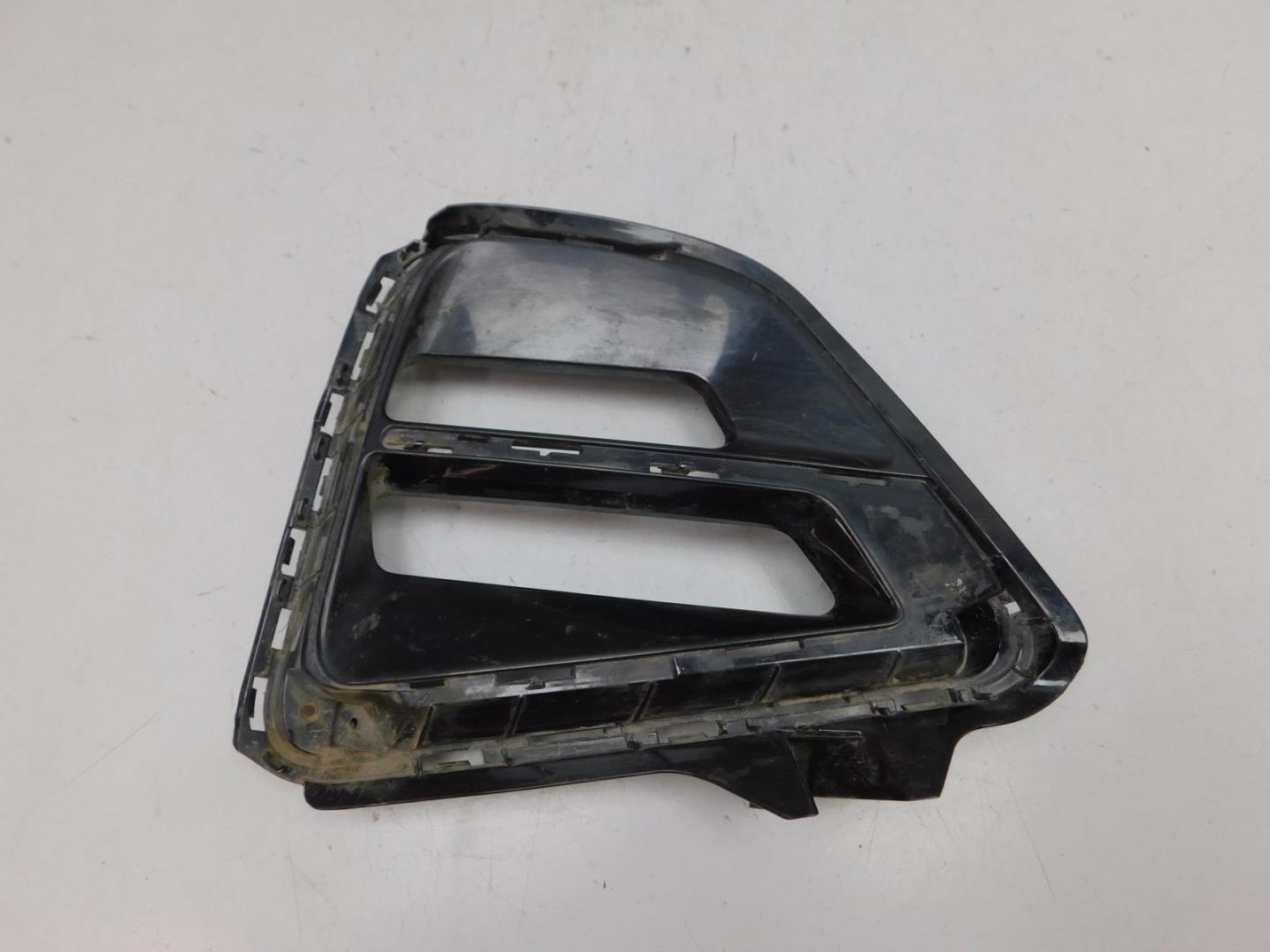 Решетка в бампер правая