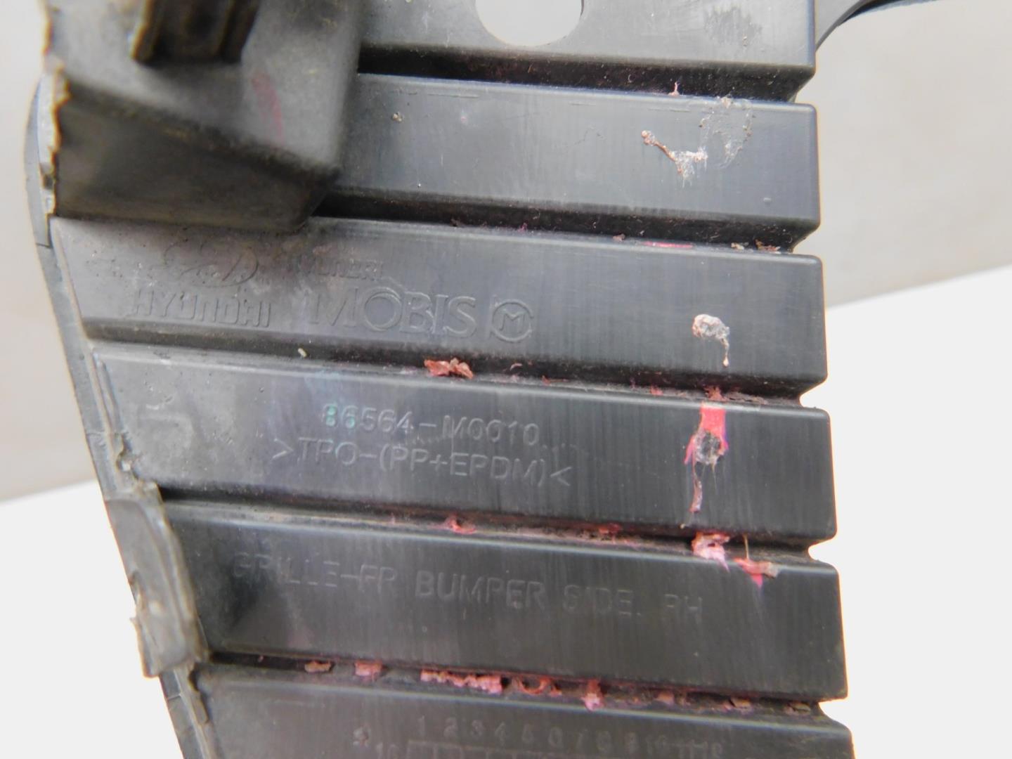 Решетка в бампер правая