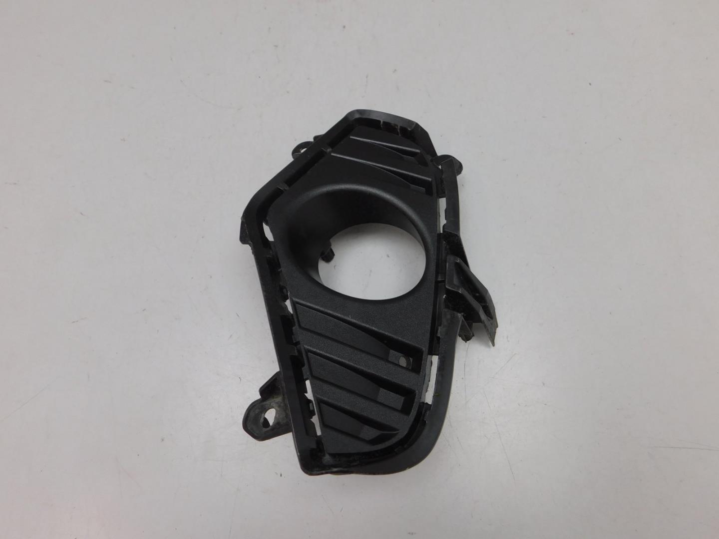 Решетка в бампер левая