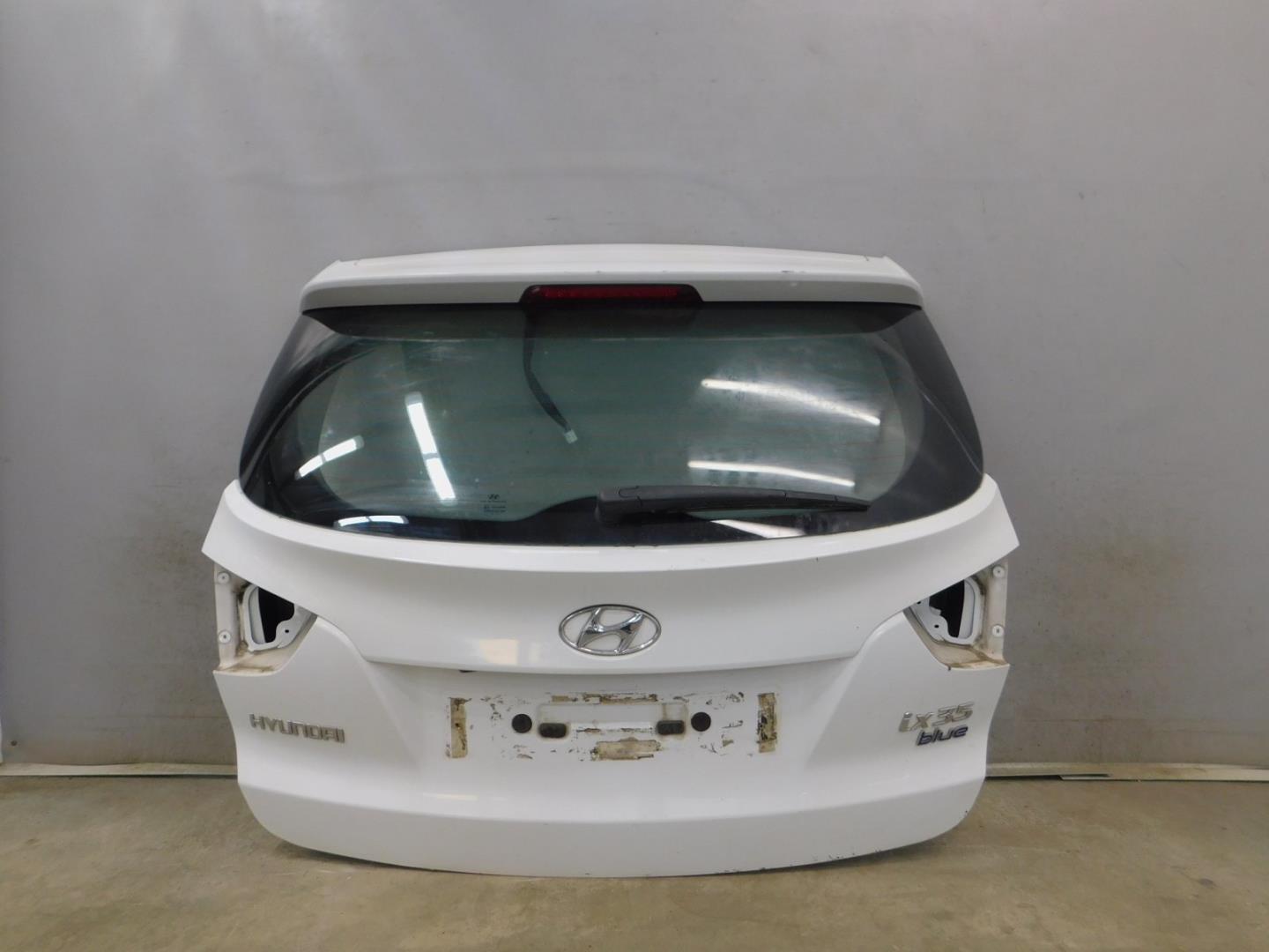 Дверь багажника