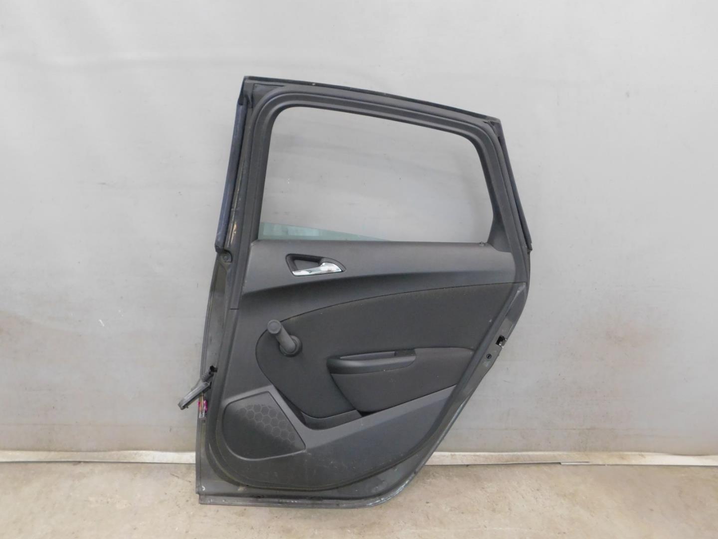 Дверь задняя правая