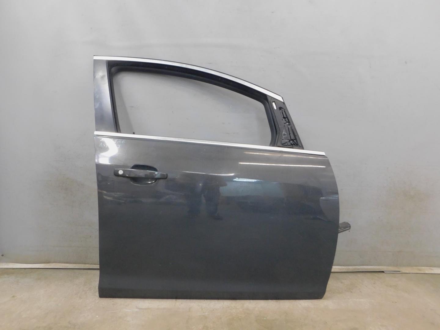 Дверь передняя правая