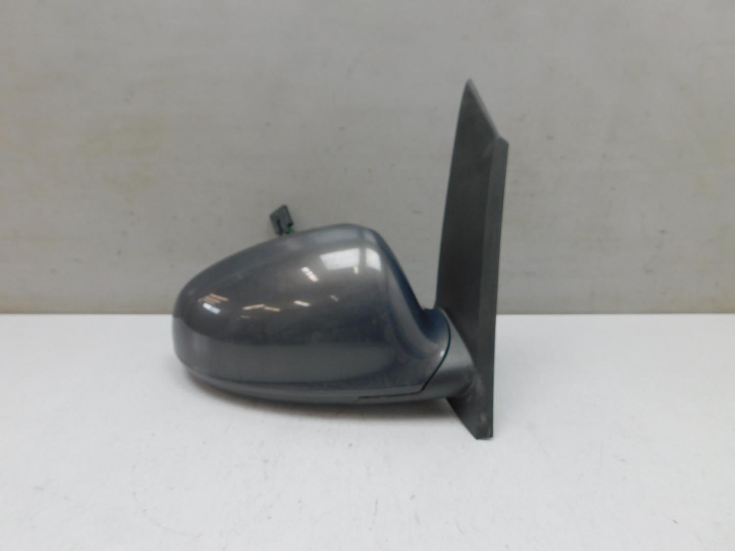 Зеркало правое электрическое