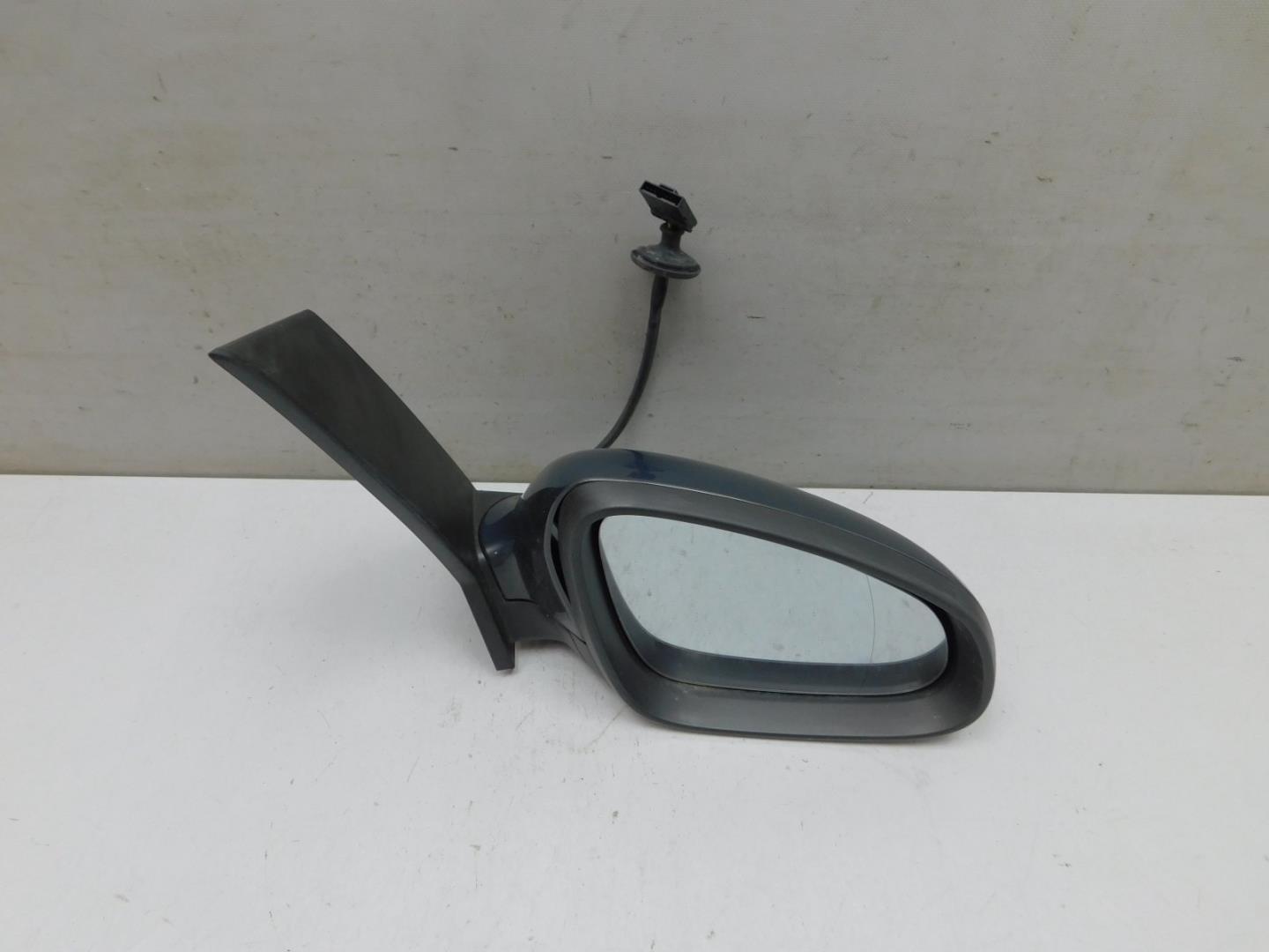 Зеркало правое электрическое