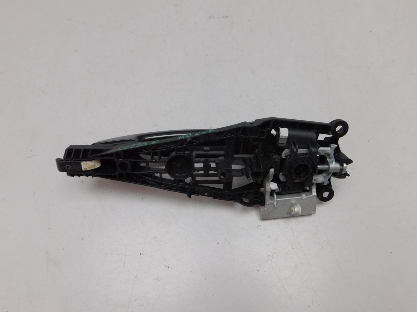 Ручка двери передней наружная левая