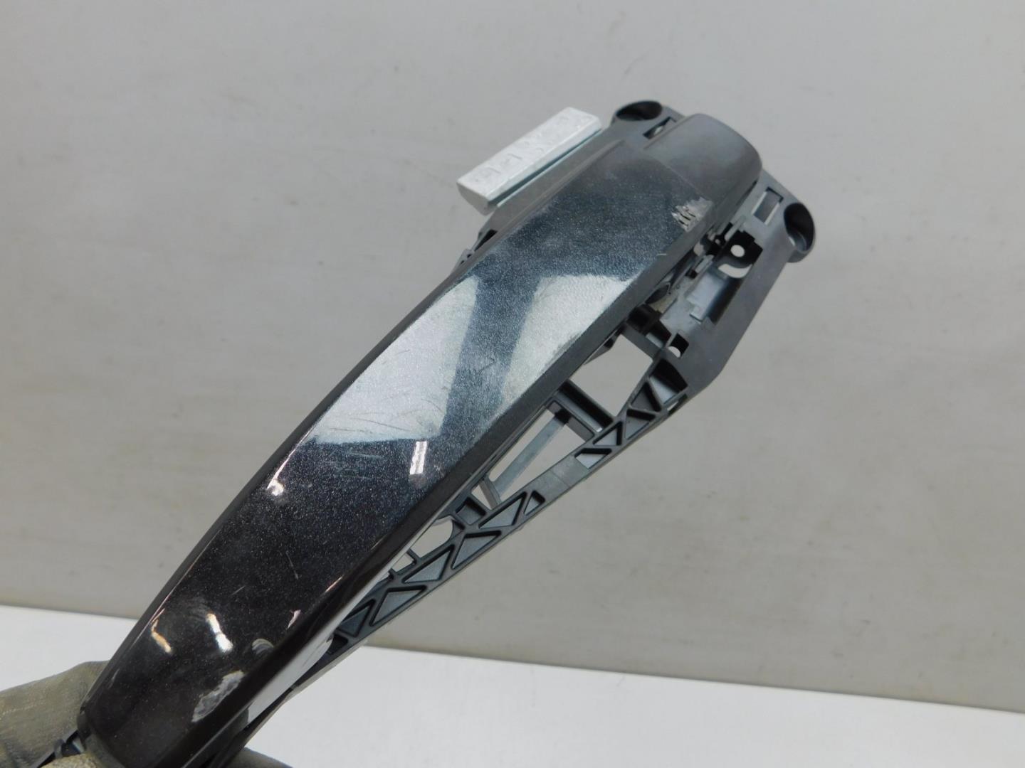 Ручка двери передней наружная левая