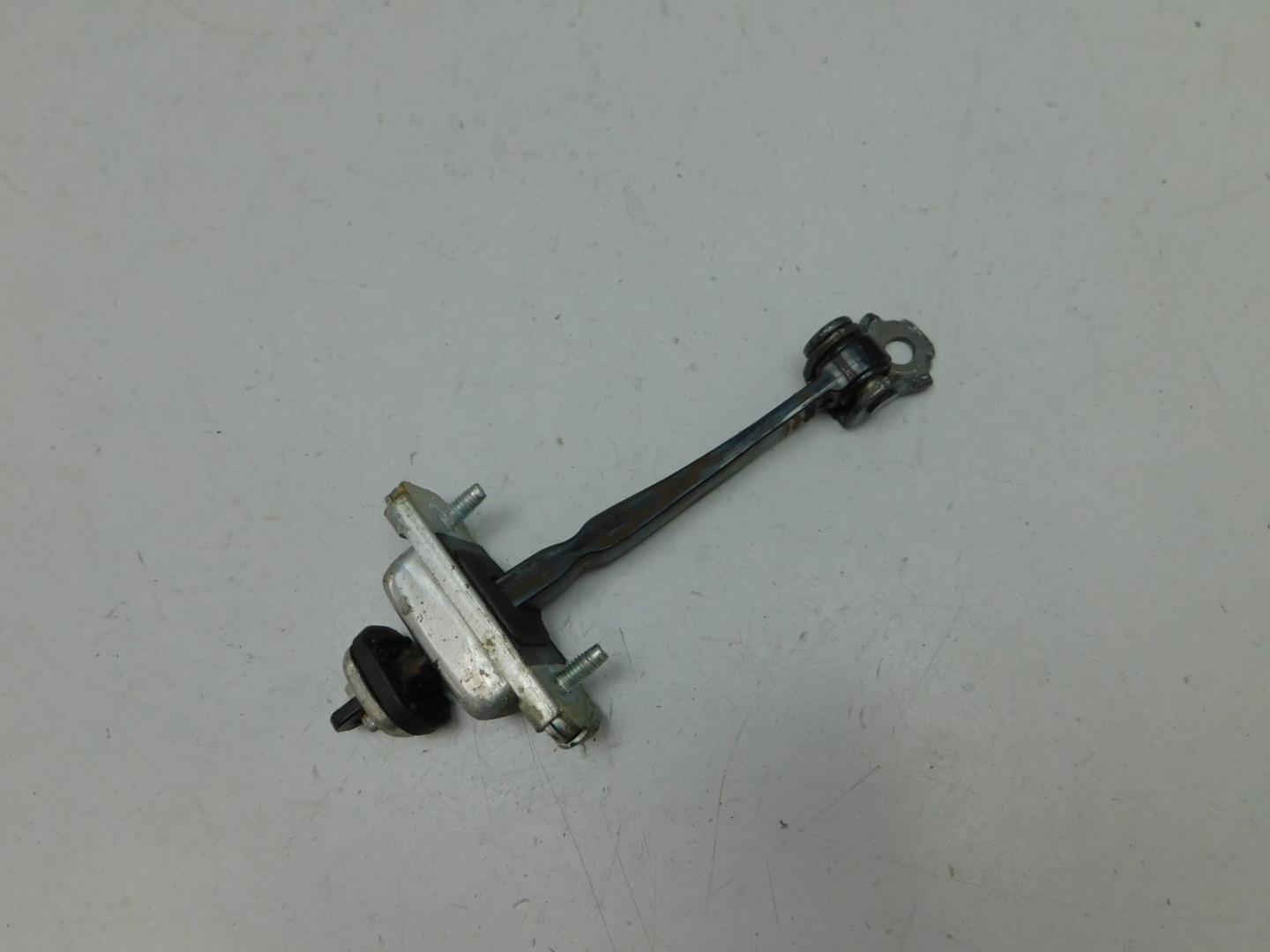 Ограничитель двери