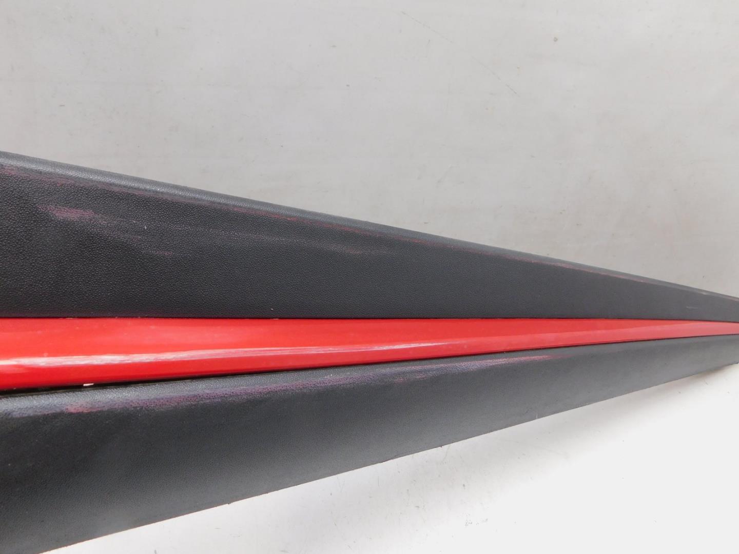 Накладка двери передней правой