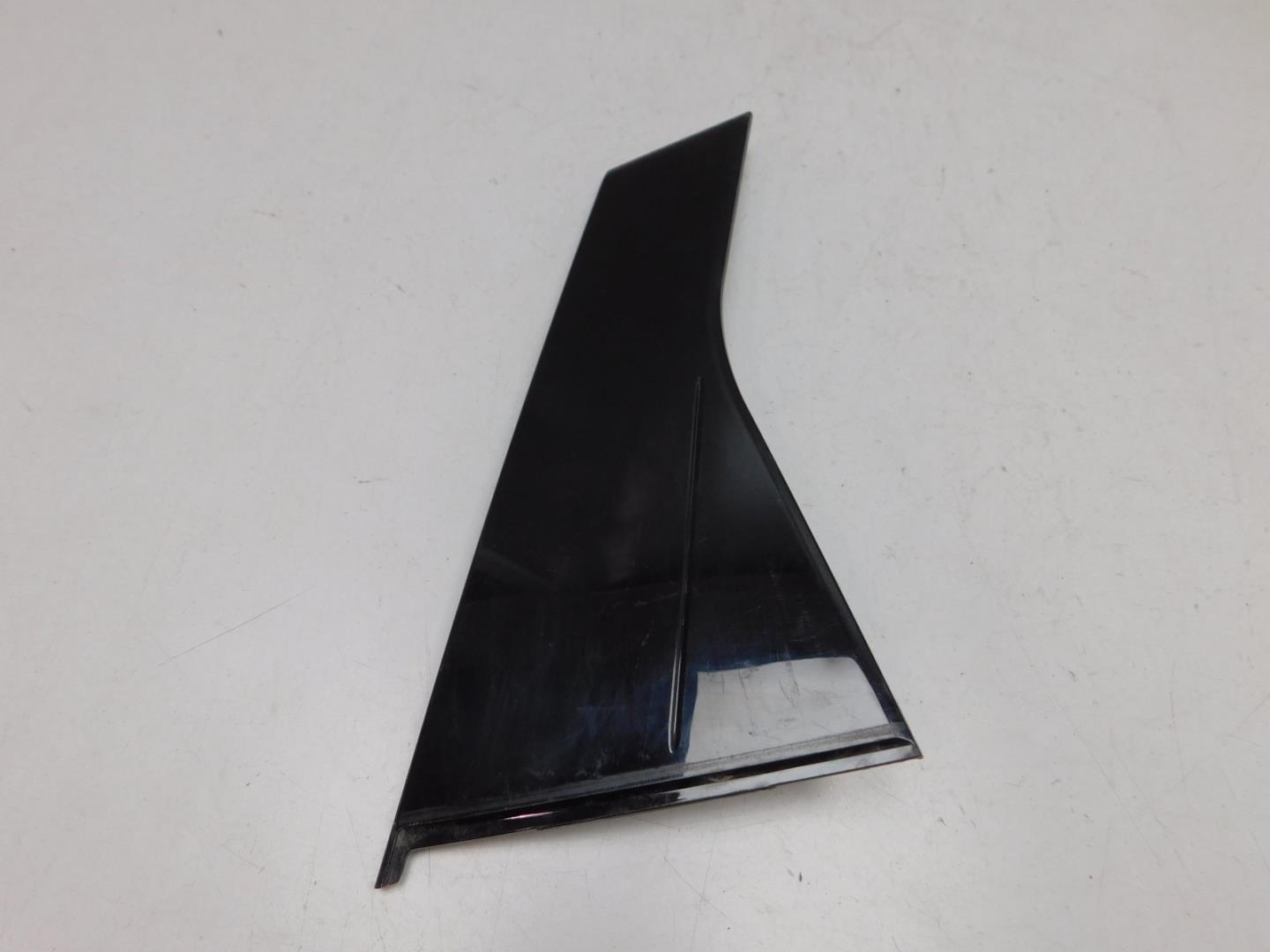 Накладка двери задней правой