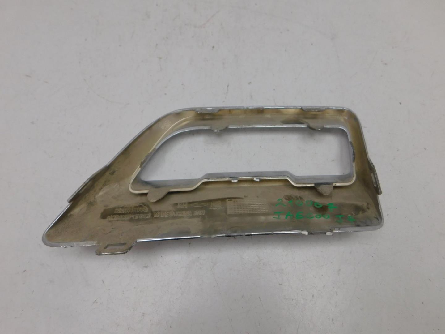 Накладка заднего бампера правая