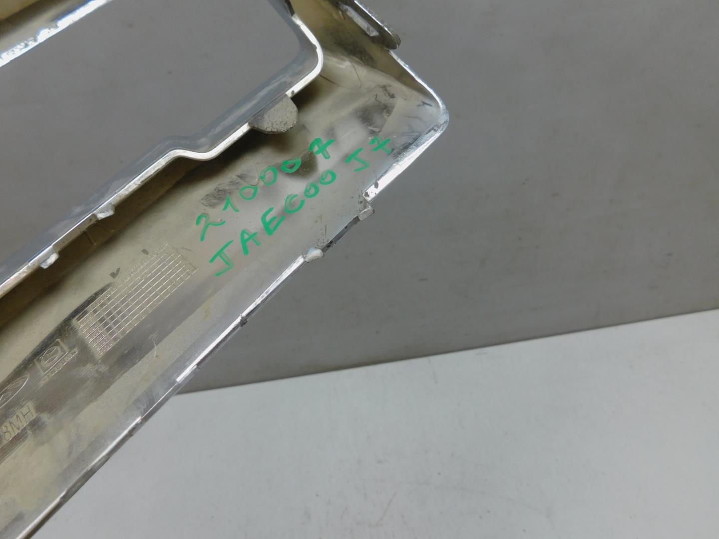 Накладка заднего бампера правая