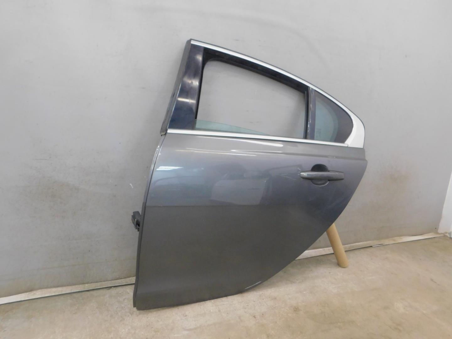 Дверь задняя левая