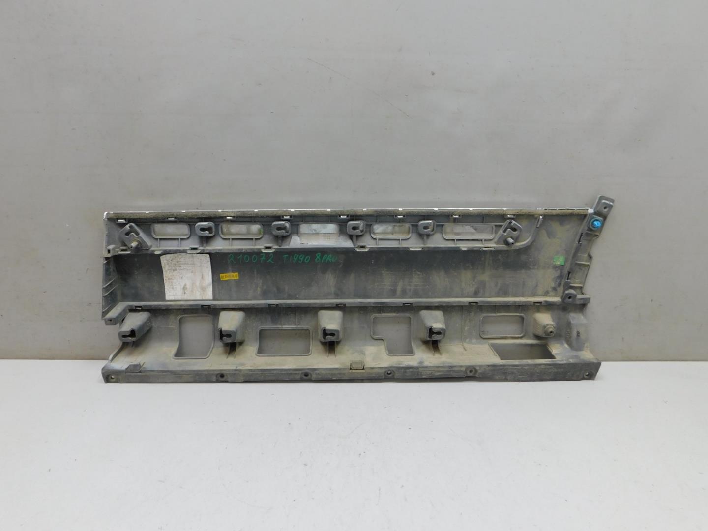 Накладка двери задней правой