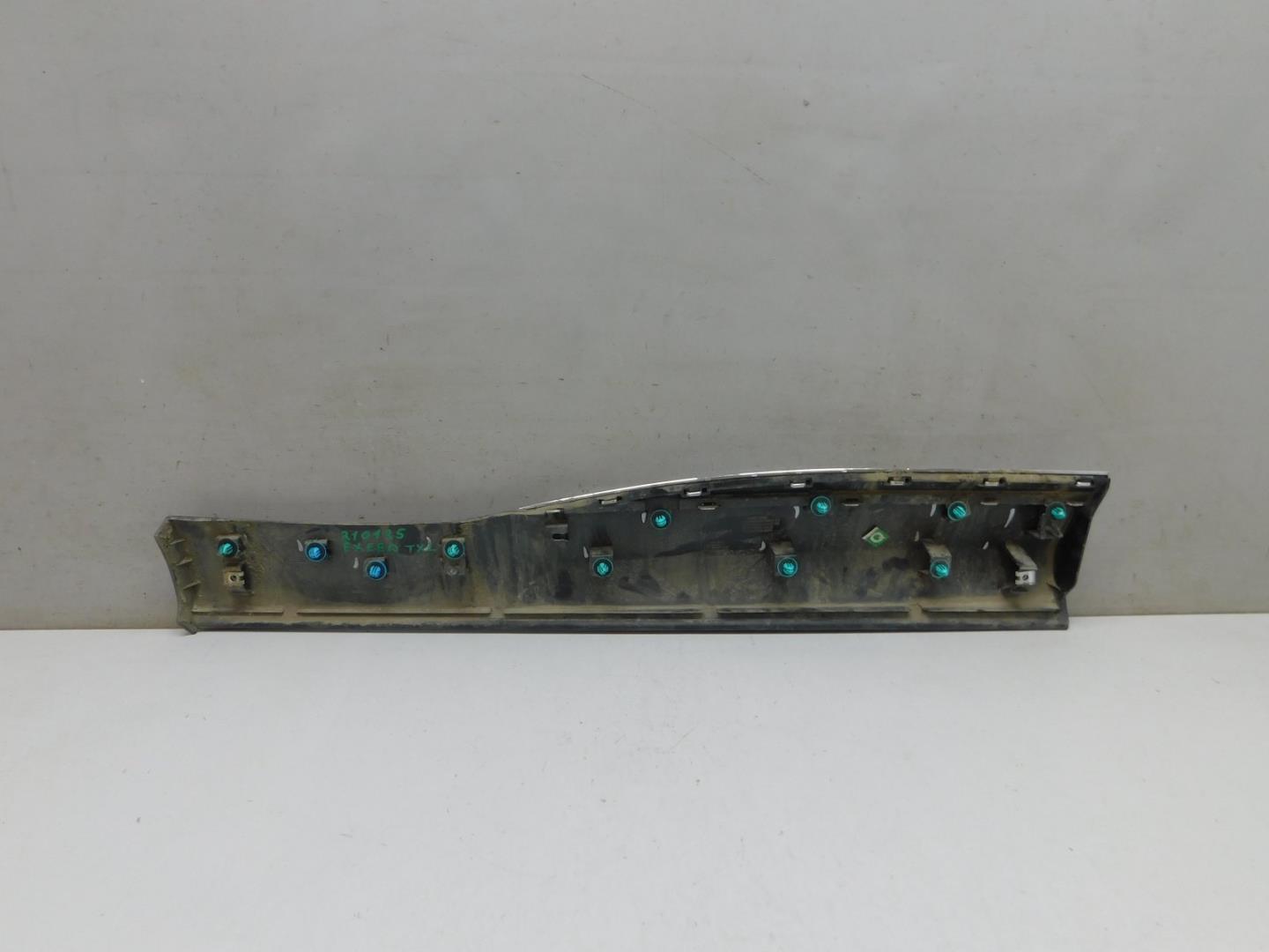 Накладка двери задней левой