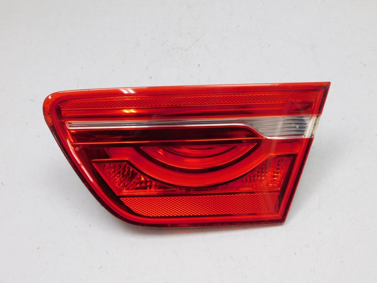 Фонарь задний внутренний правый