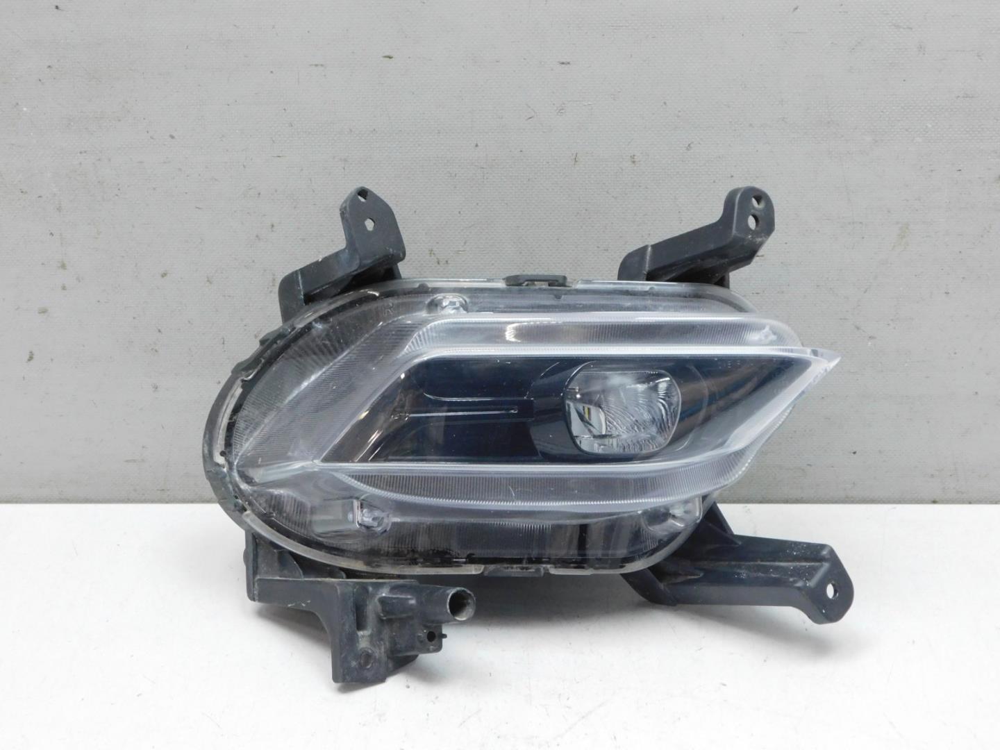 Фара противотуманная правая