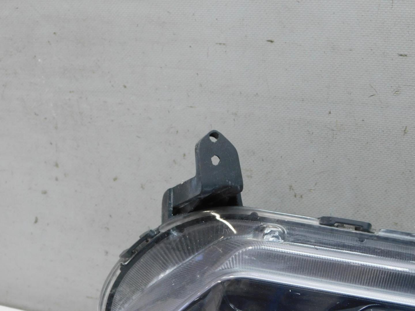 Фара противотуманная правая