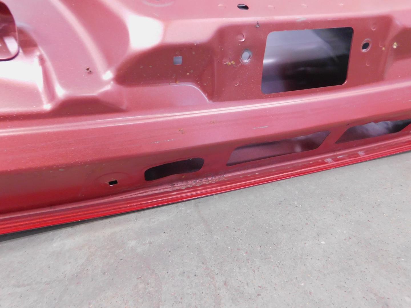 Дверь багажника