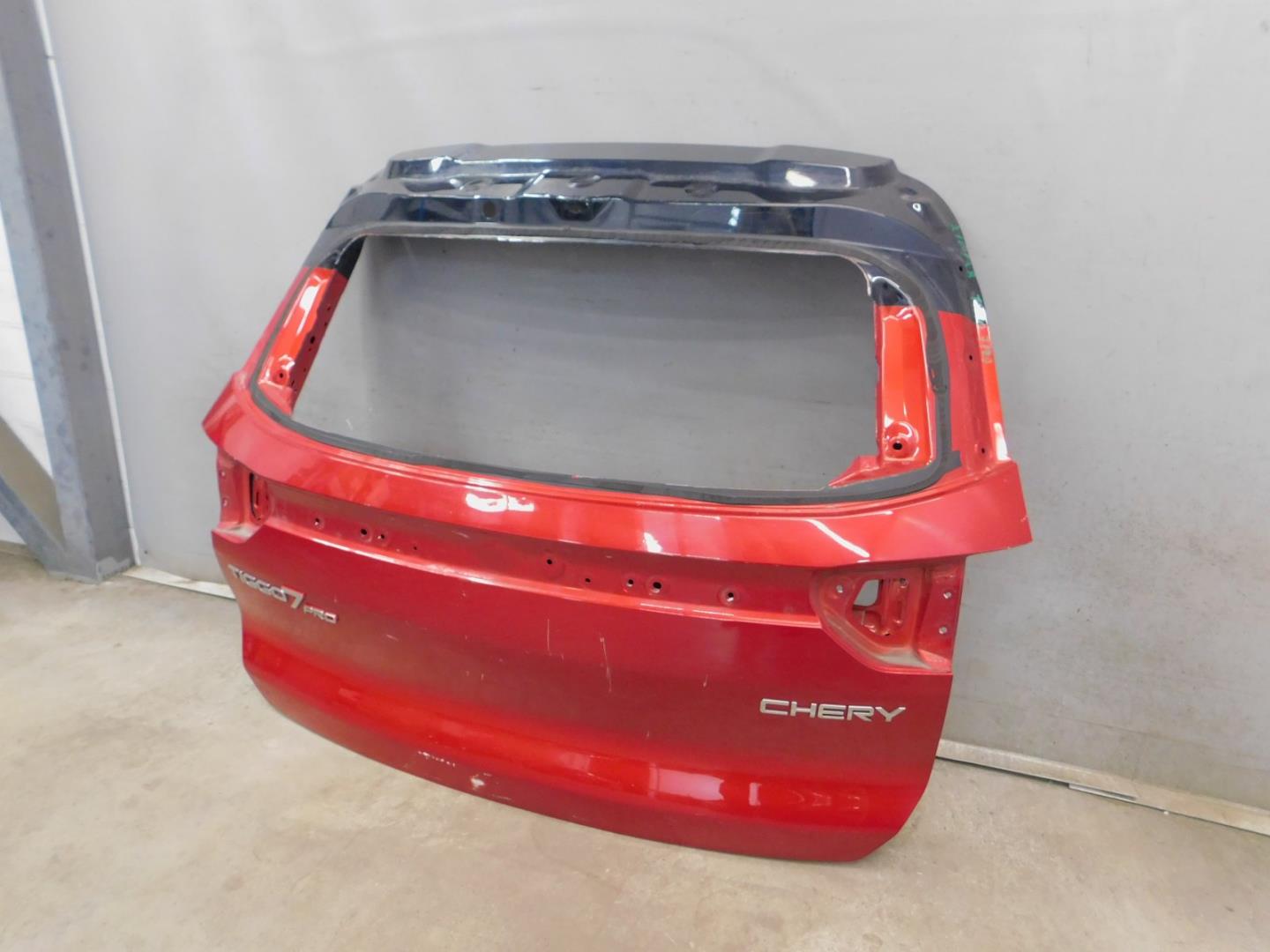 Дверь багажника