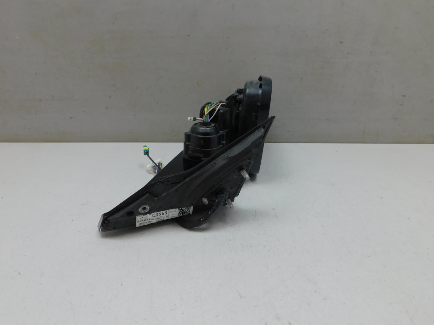 Зеркало правое электрическое