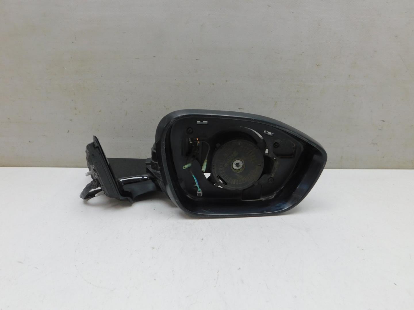 Зеркало правое электрическое