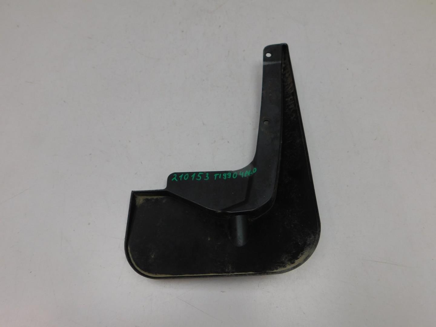 Брызговик задний левый