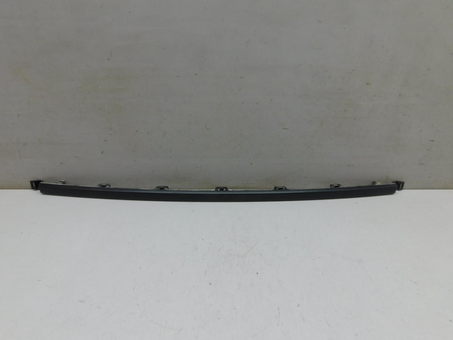 Молдинг заднего бампера