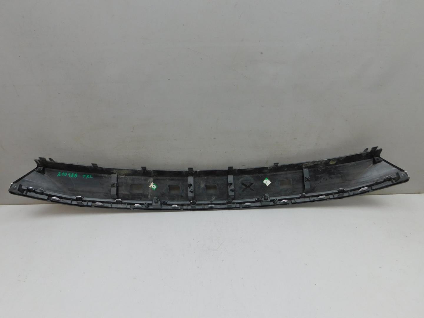 Накладка переднего бампера