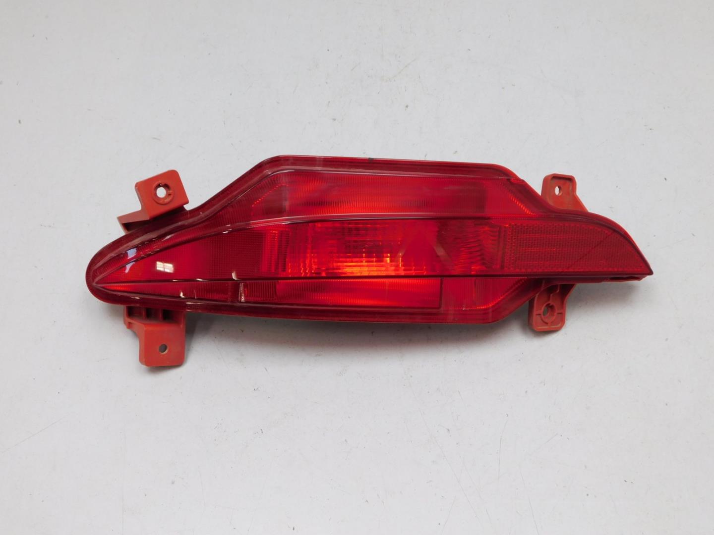Фонарь задний в бампер левый
