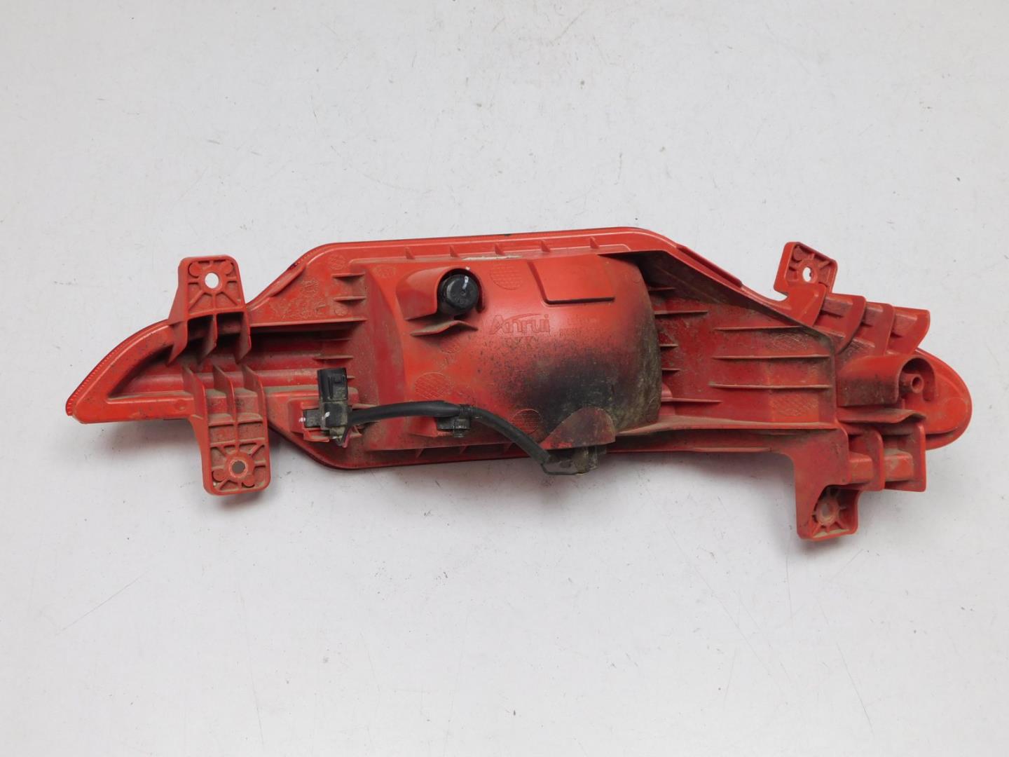 Фонарь задний в бампер левый