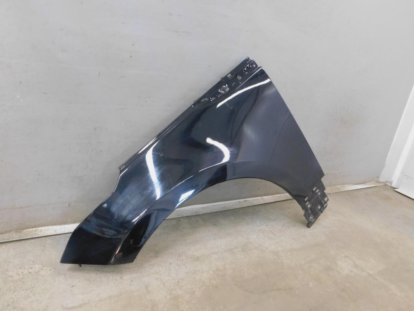 Крыло переднее левое