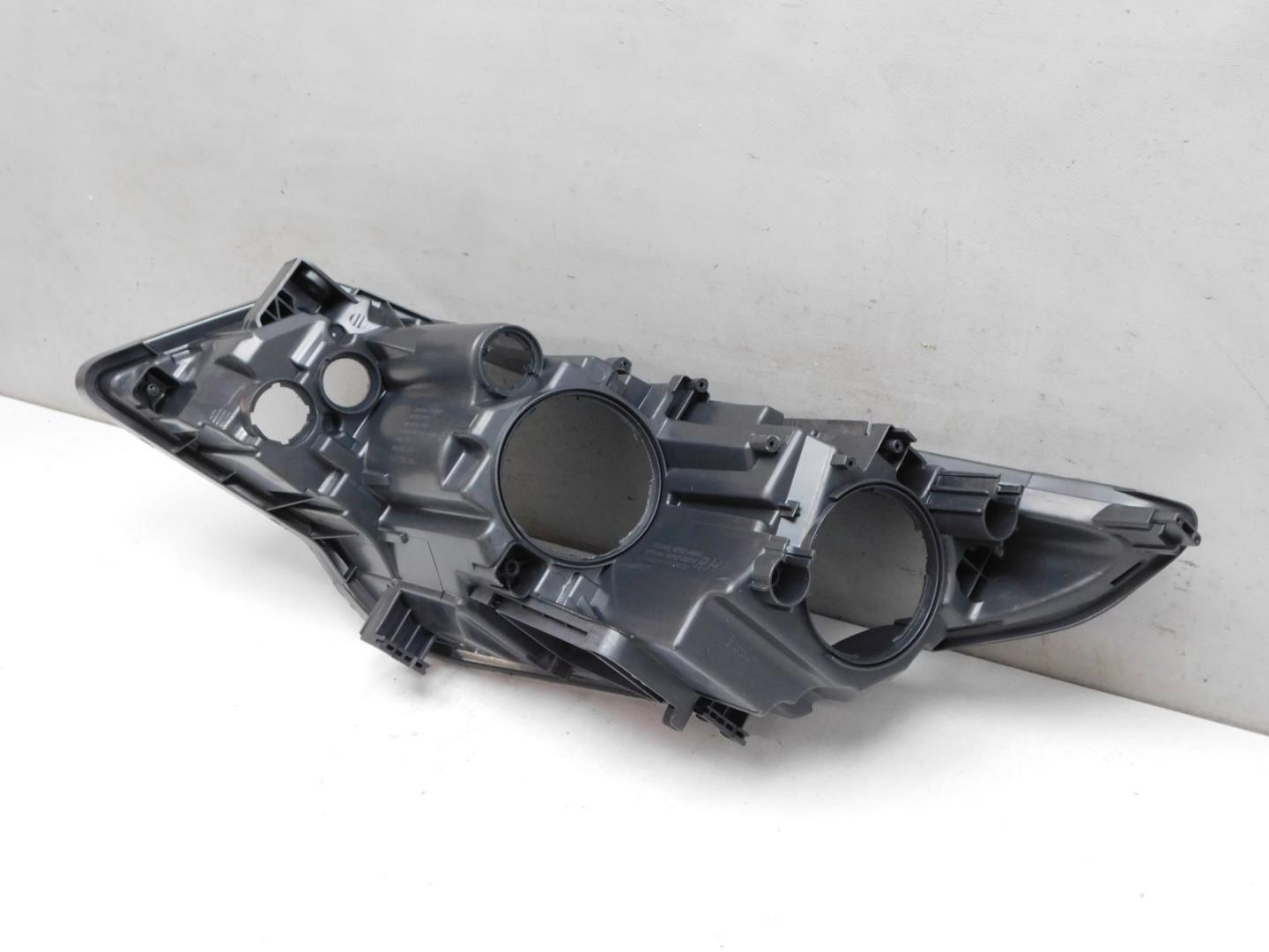 Корпус фары правой