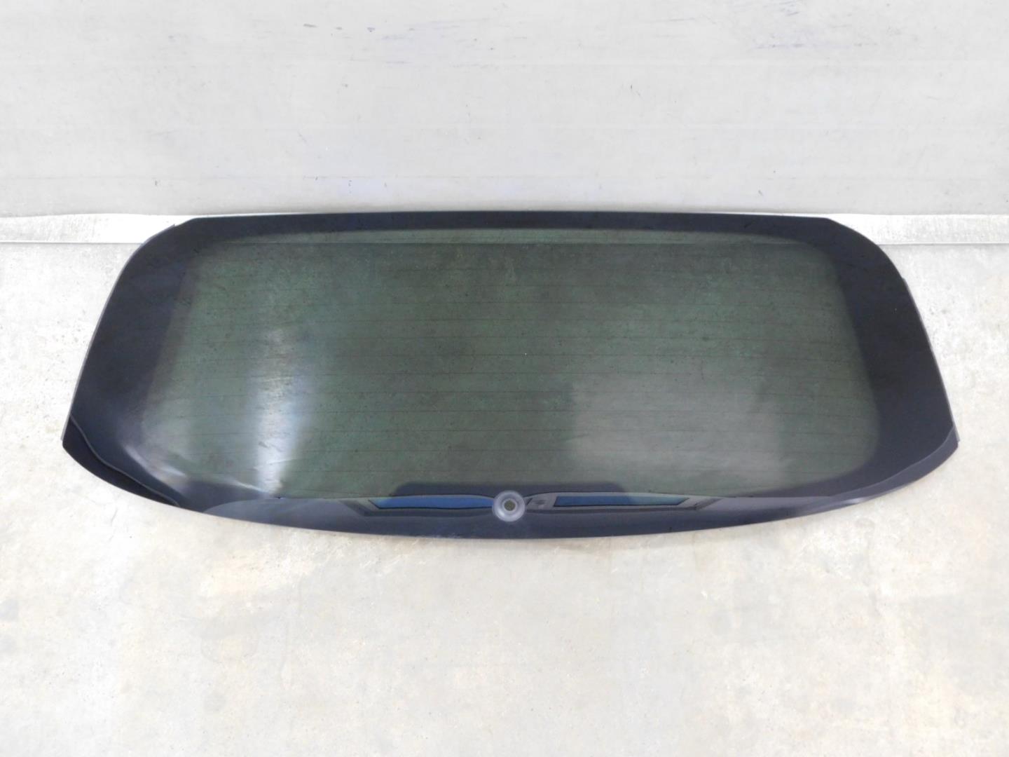 Стекло заднее