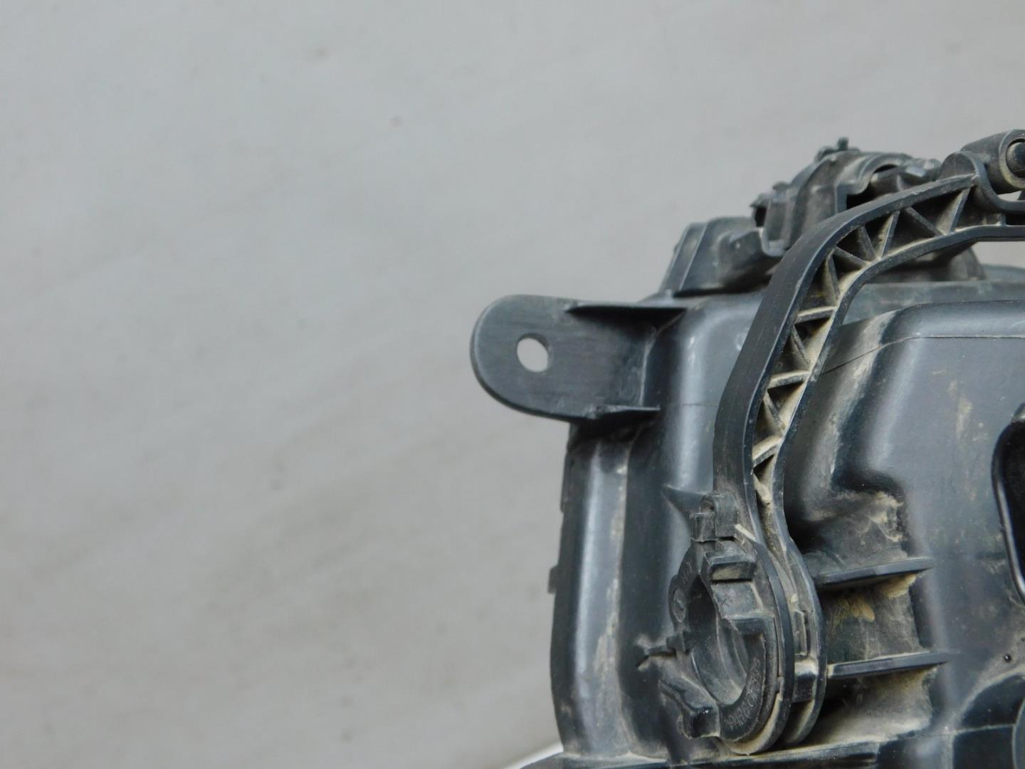 Фара противотуманная правая