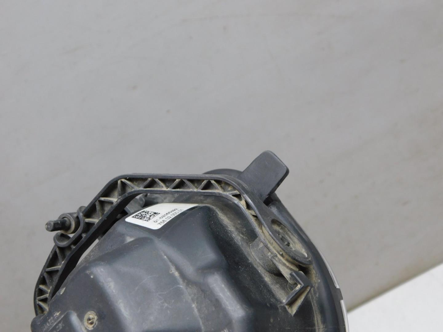 Фара противотуманная правая