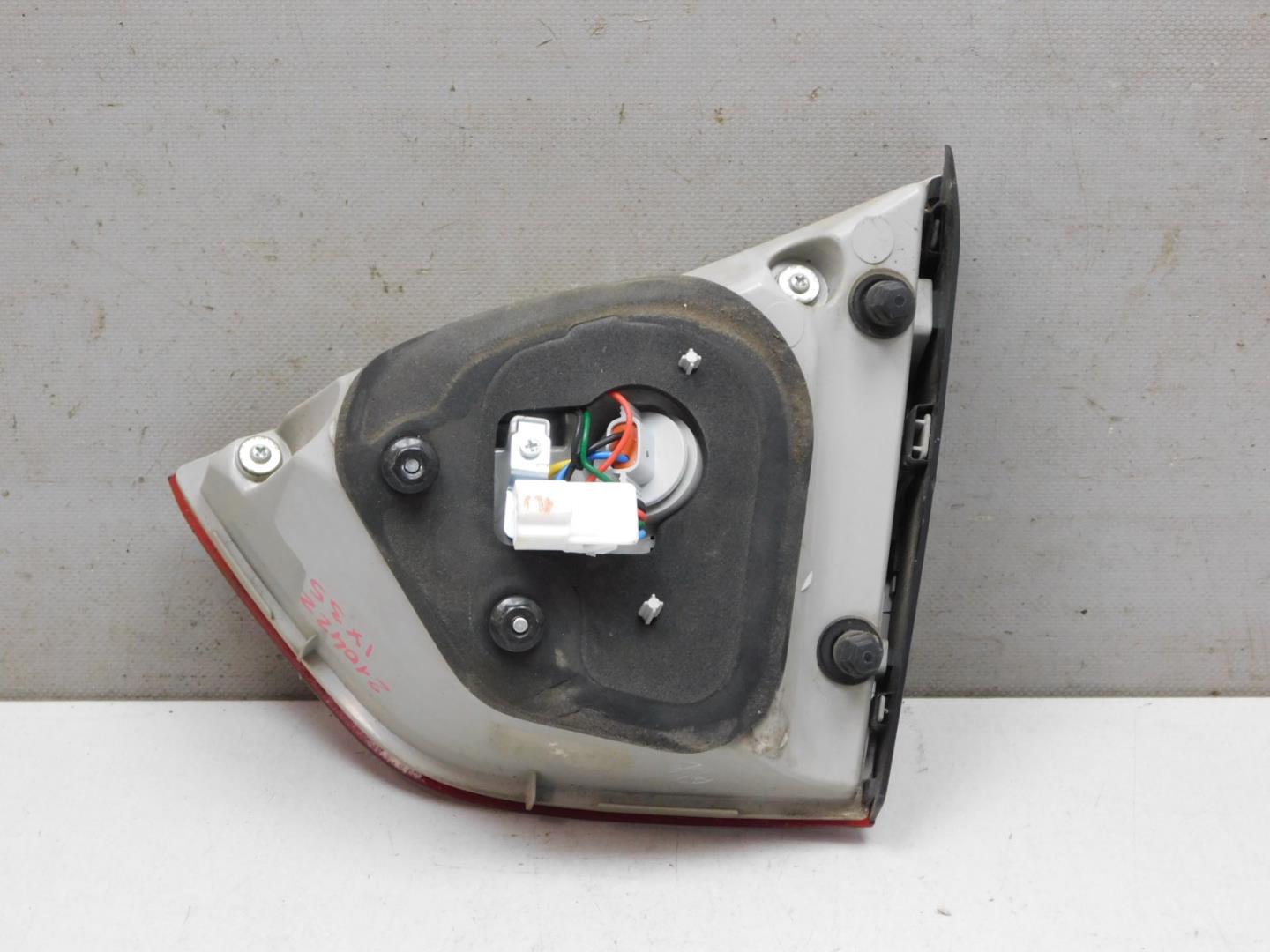 Фонарь задний внутренний левый