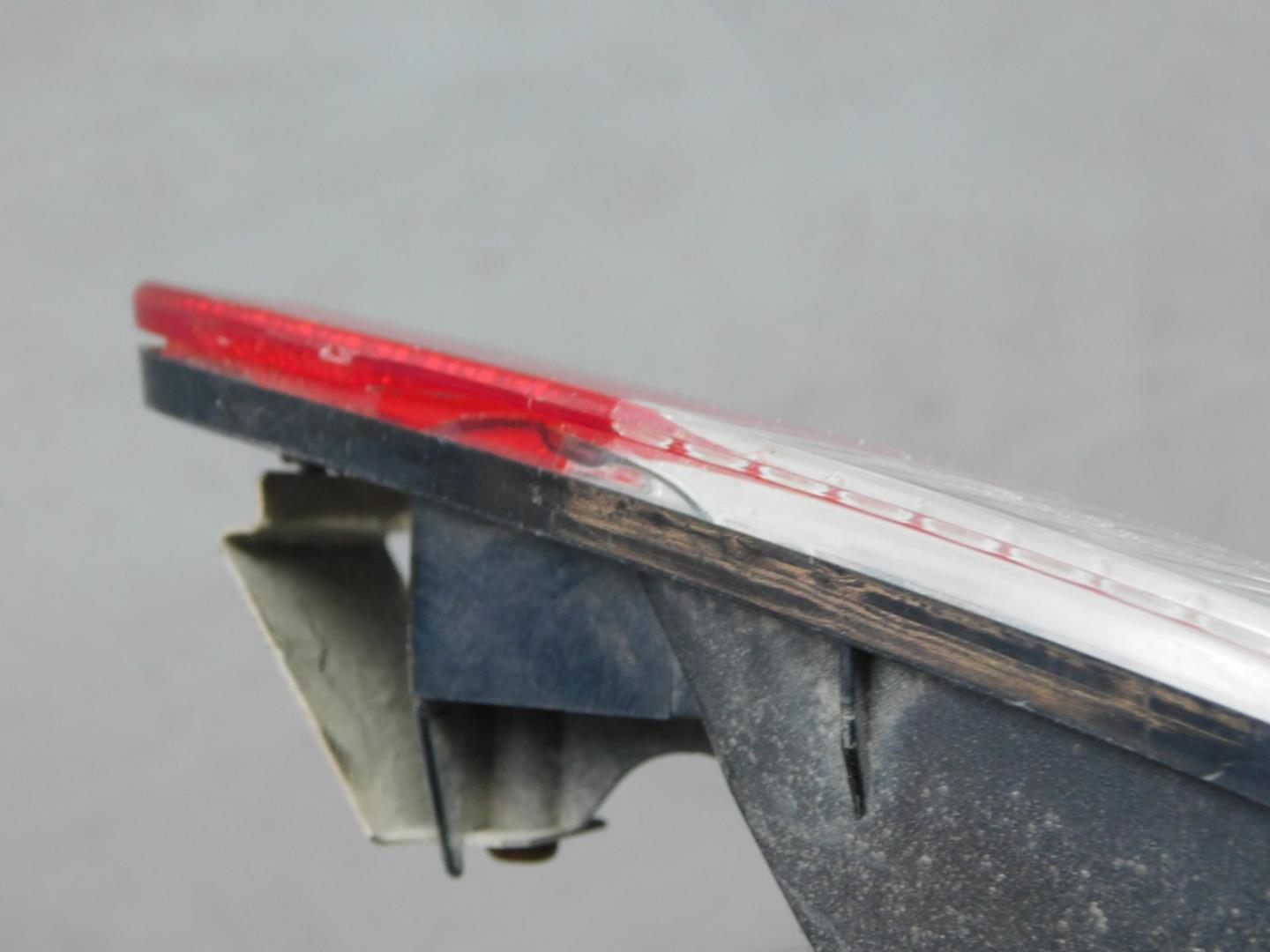 Фонарь задний в бампер правый