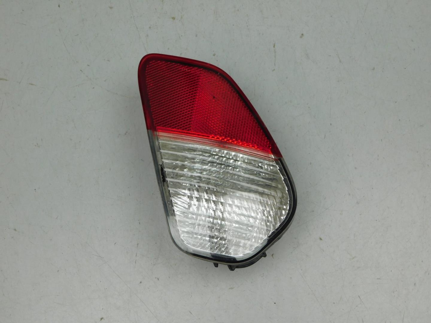 Фонарь задний в бампер правый