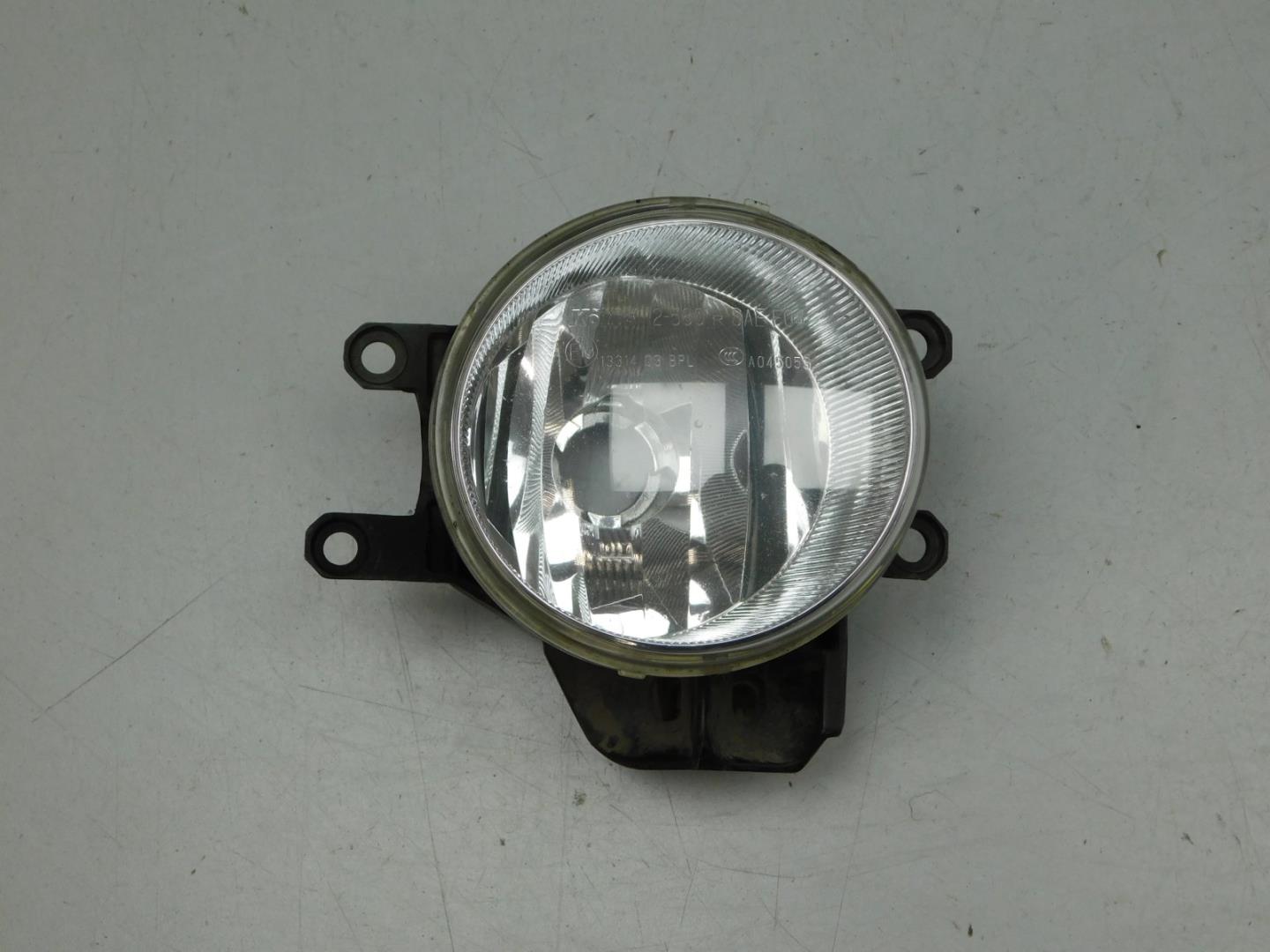 Фара противотуманная правая